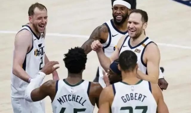 开云入口-过去21场狂赢20场！爵士大概率拿到今年联盟第一