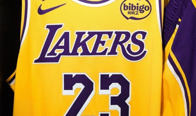 历史唯一！湖人为了詹姆斯主动在球衣上放骑士和热火的元素！