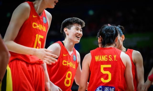 开云娱乐-半决赛依旧祭出10人轮转 中国女篮深度优势被低估