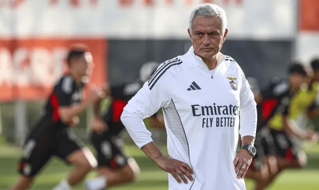 开云-穆帅昨天召开本菲卡内部会议：他不道歉，明确提出如何不满