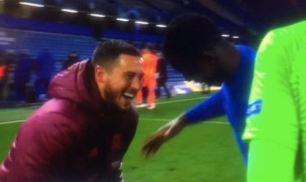 kaiyun-阿扎尔与切尔西球员说笑引众怒：你乐啥呢？