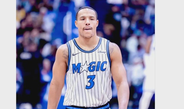 开云官网-场均25.9分！三分53.7%！7换1神级交易